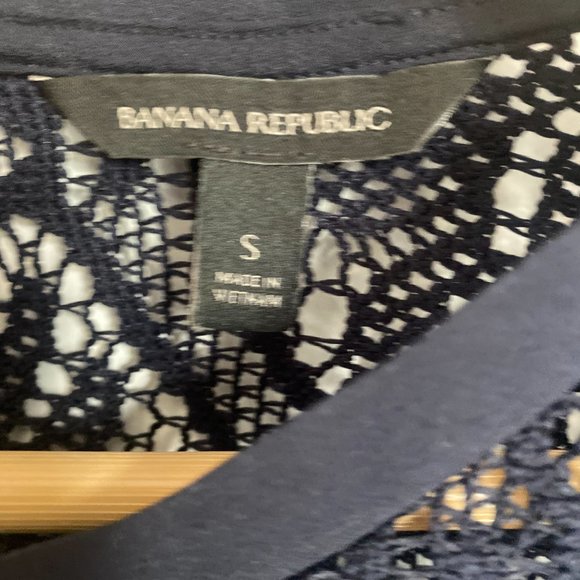 Banana Republic Navy Lace Short Sleeve Top SMALL - Picture 4 of 5